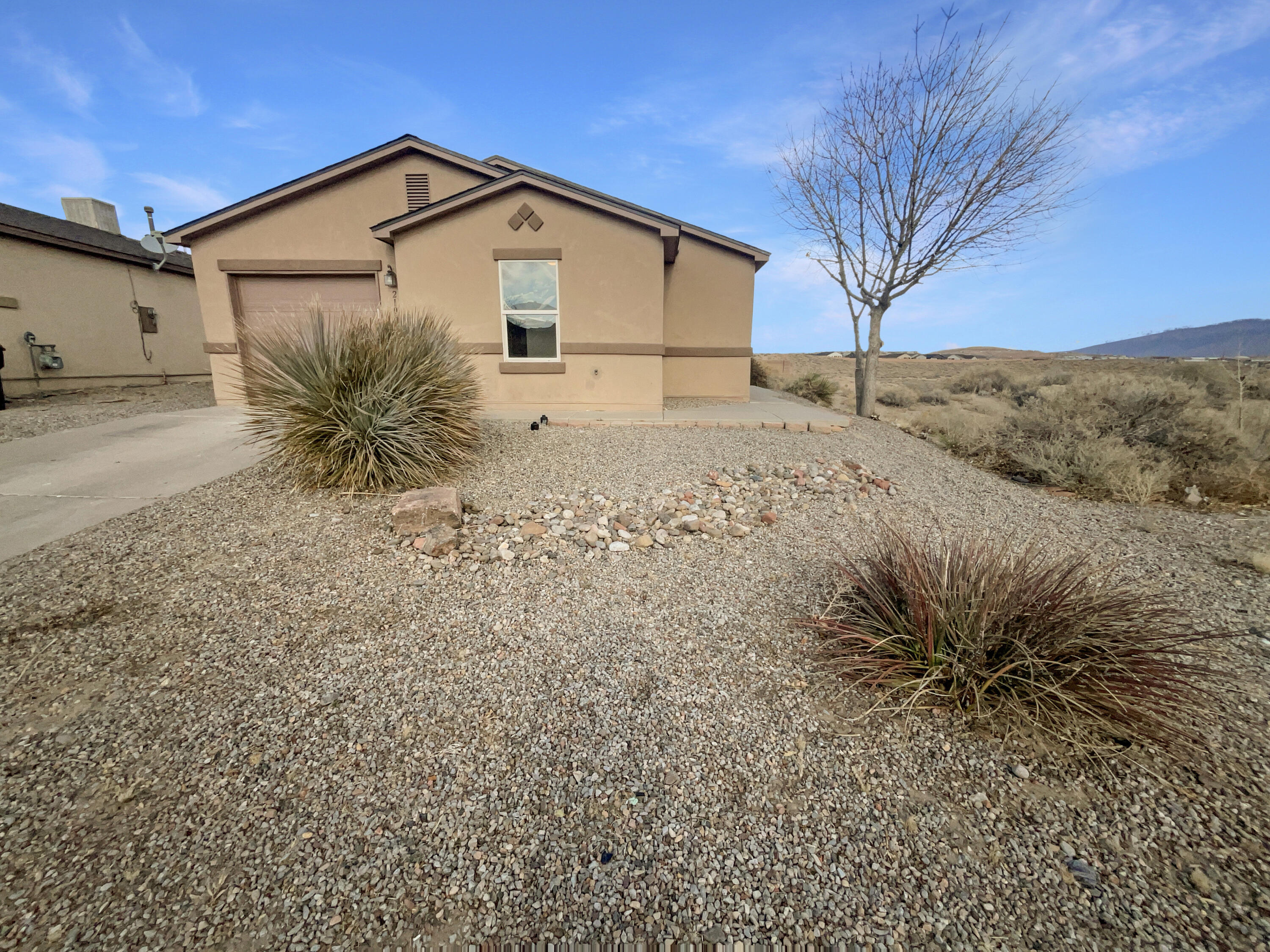2105 SAGECREST Loop NE