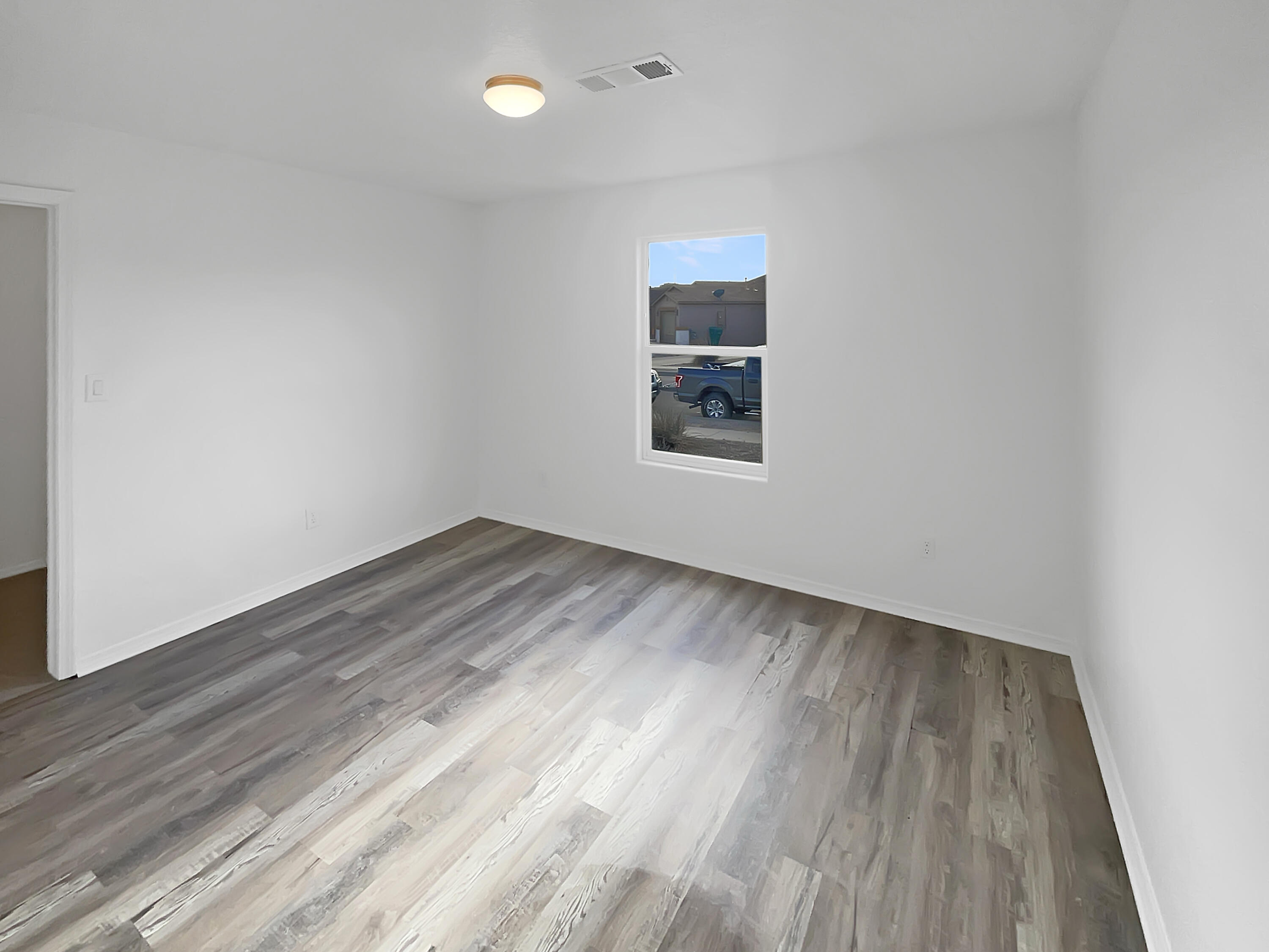 2105 SAGECREST Loop NE