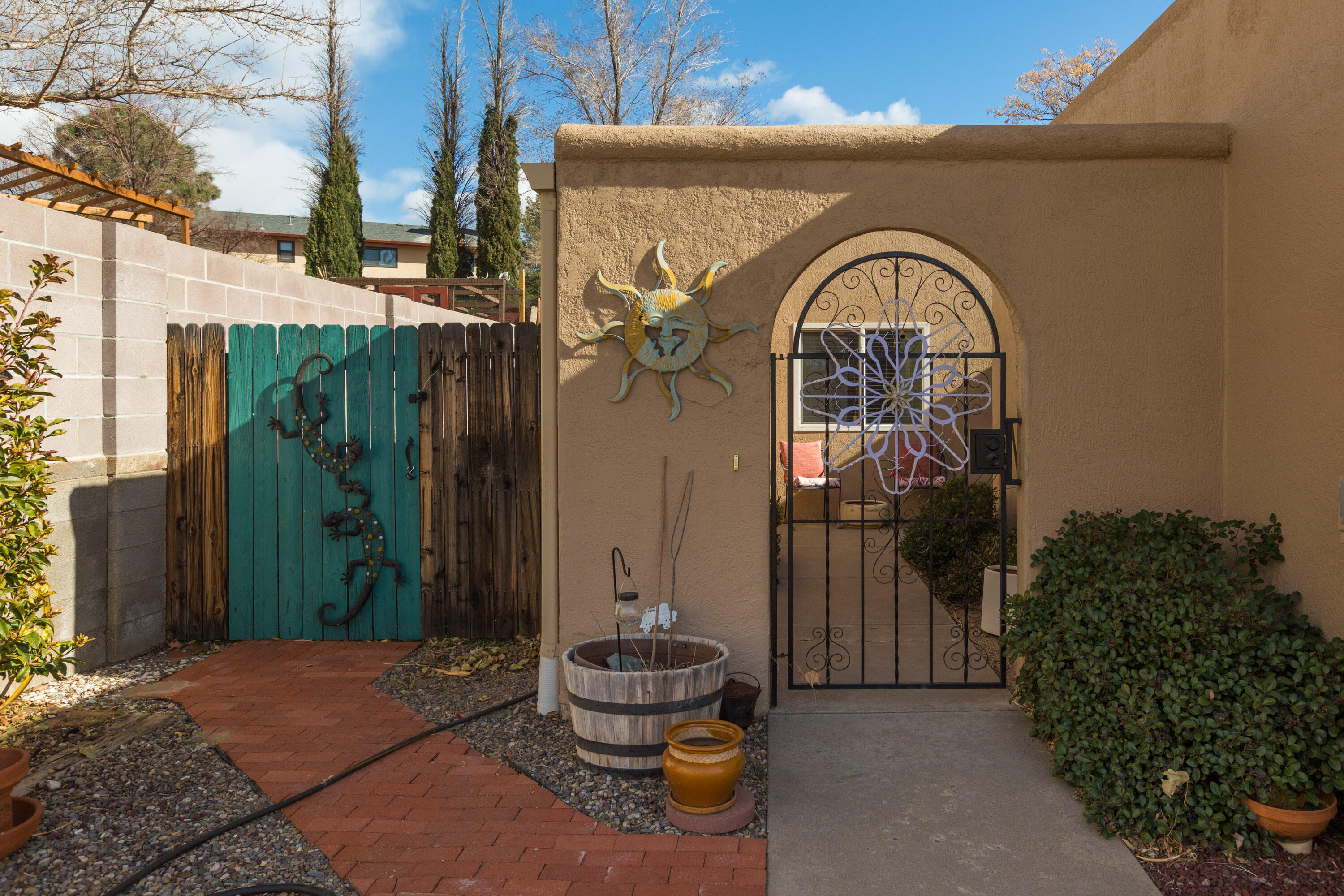 12828 DONETTE Court NE