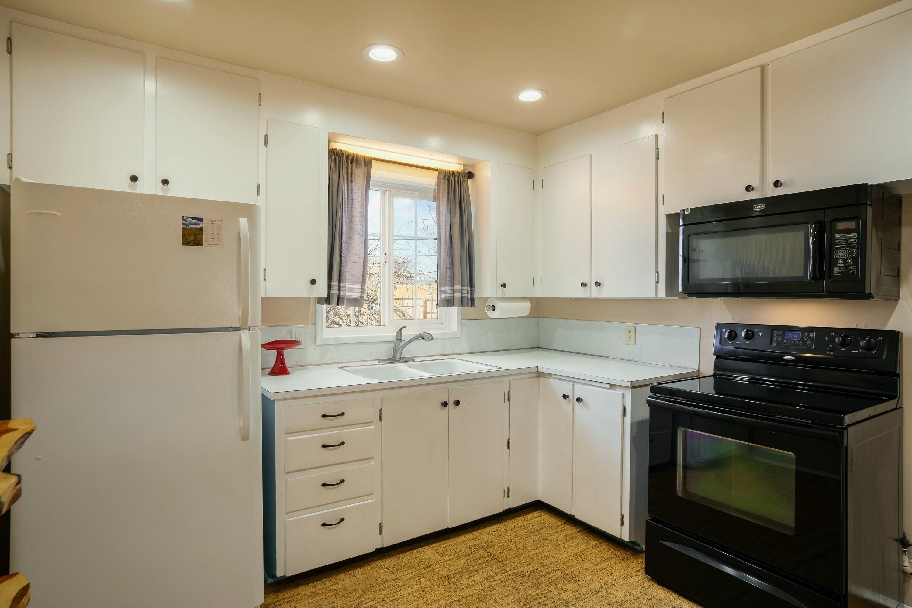 2317 VALENCIA Drive NE