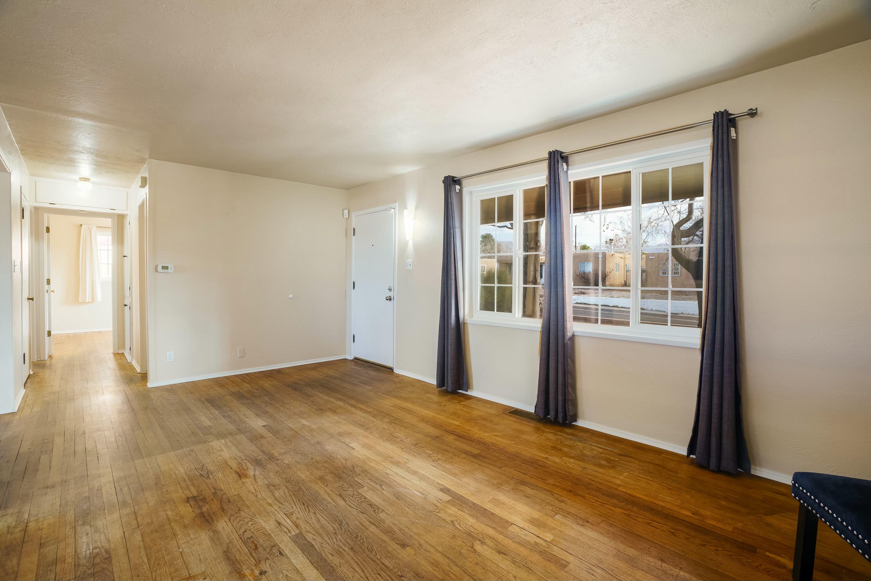 2317 VALENCIA Drive NE