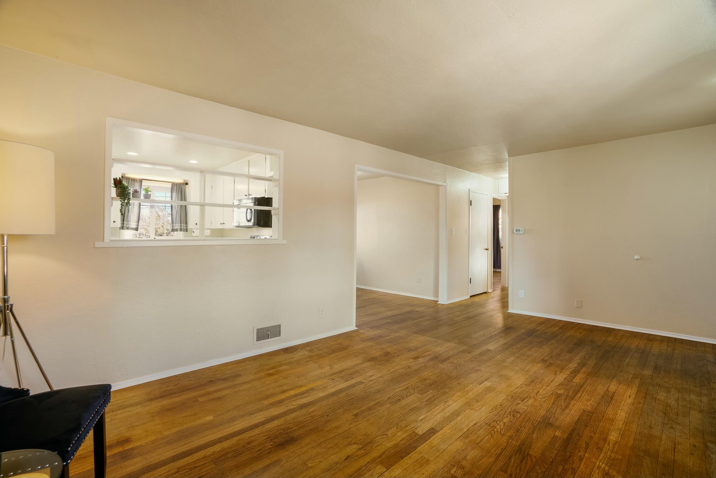 2317 VALENCIA Drive NE