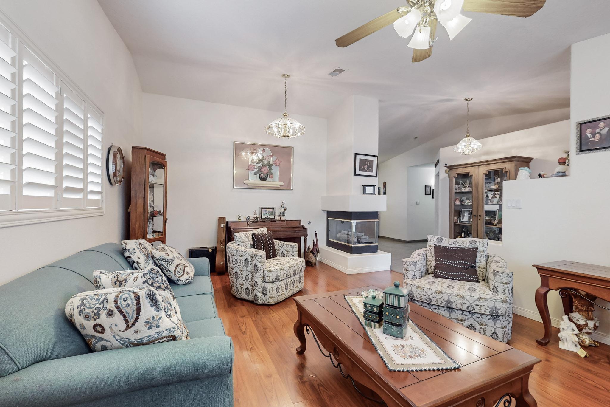 8304 CAMINO DEL VENADO NW