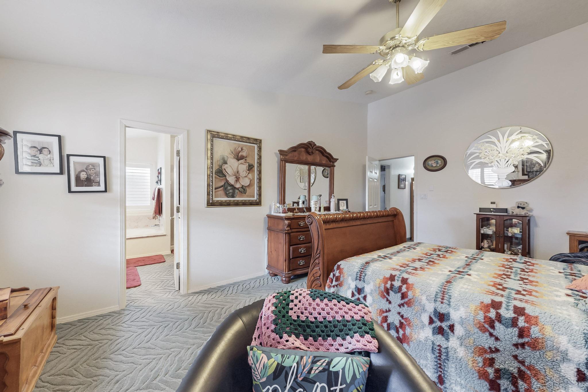 8304 CAMINO DEL VENADO NW