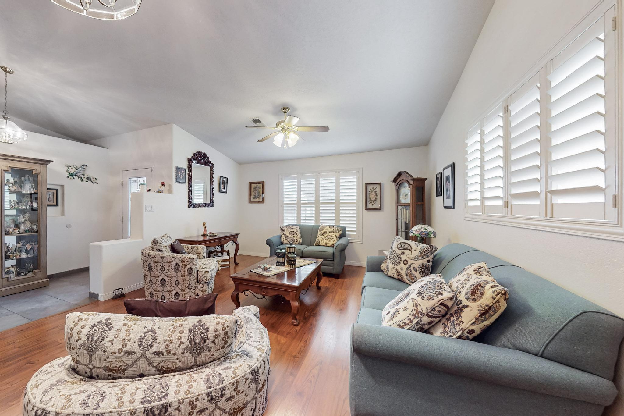 8304 CAMINO DEL VENADO NW