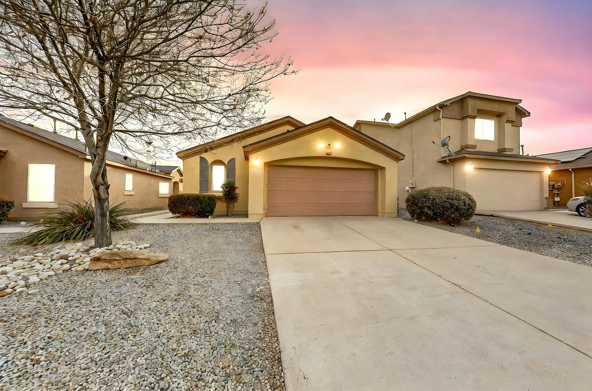 912 WATERFALL Drive
