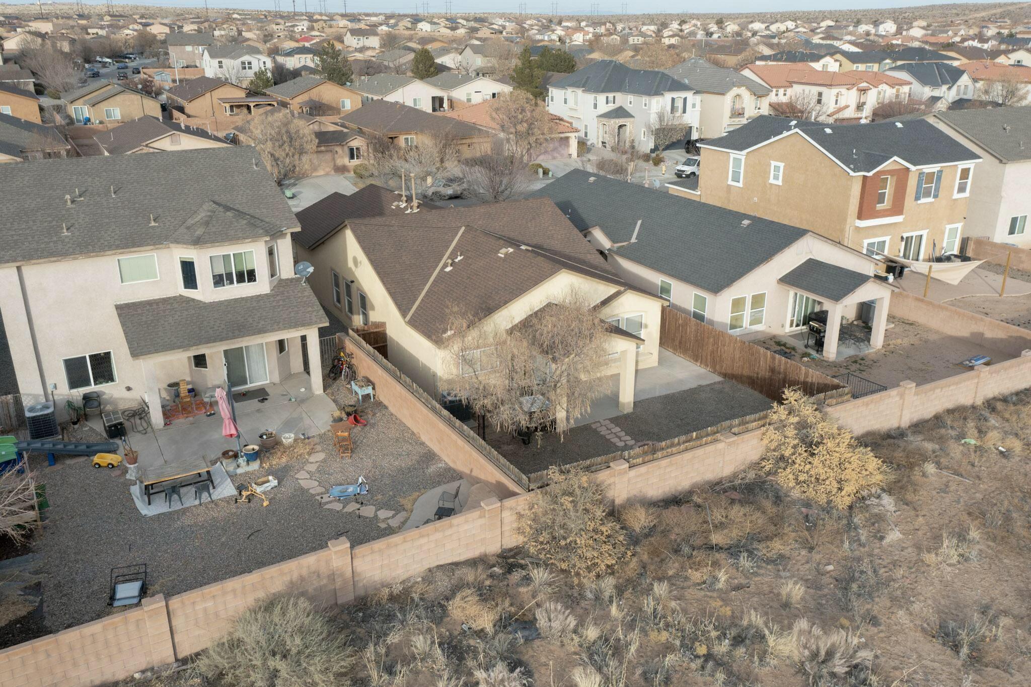 912 WATERFALL Drive
