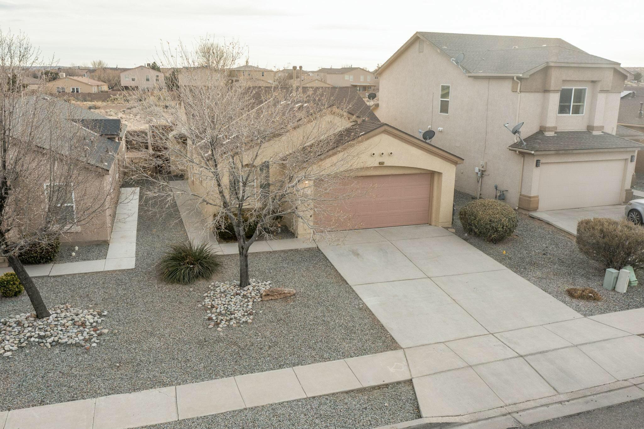 912 WATERFALL Drive