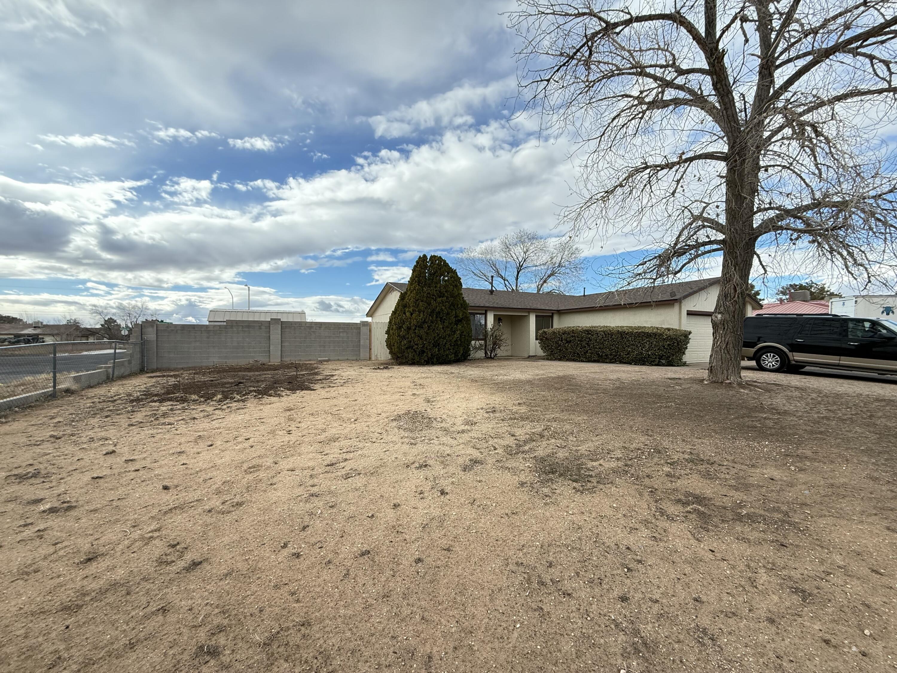 714 VANCOUVER Road SE