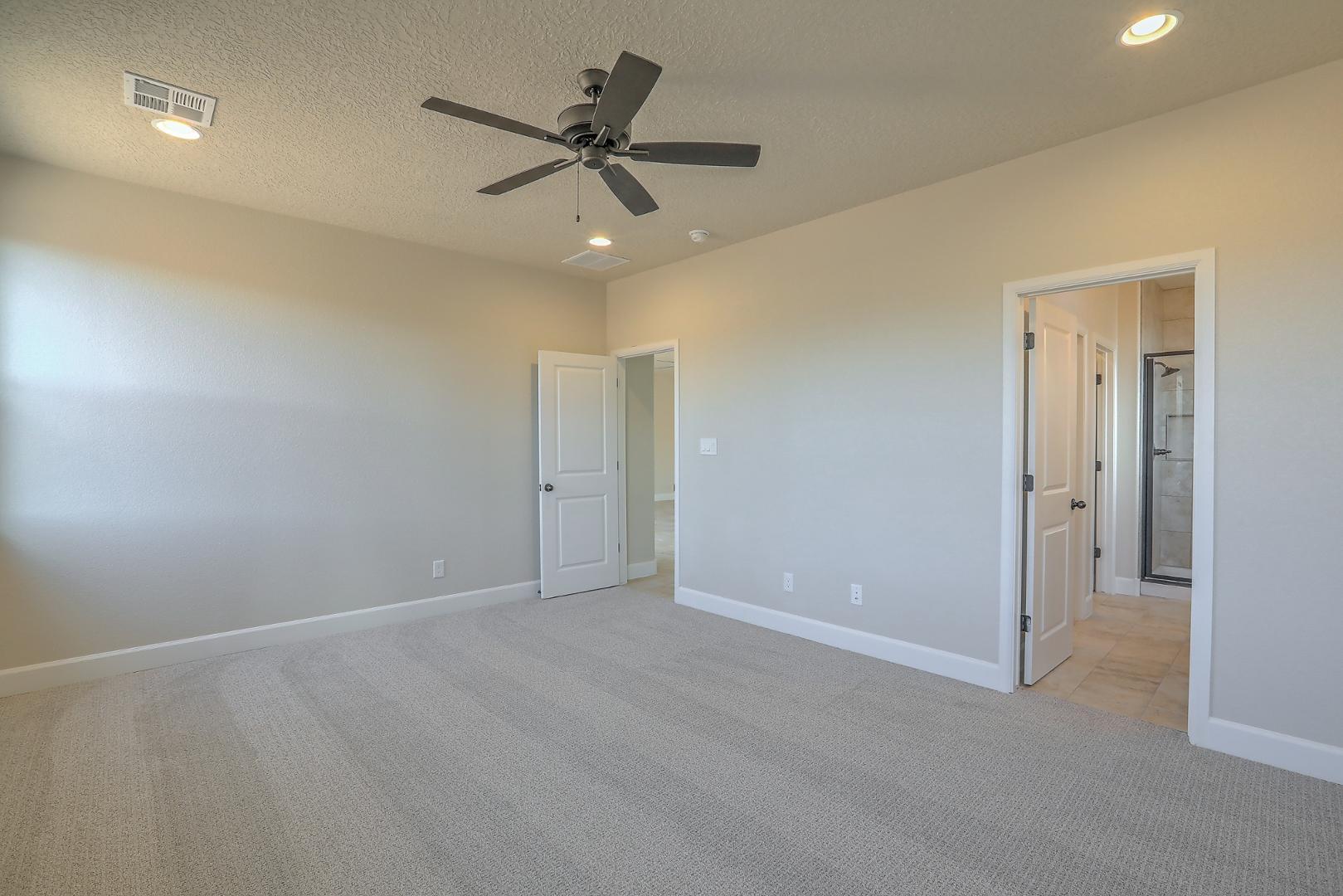 6829 Cleary Loop NE