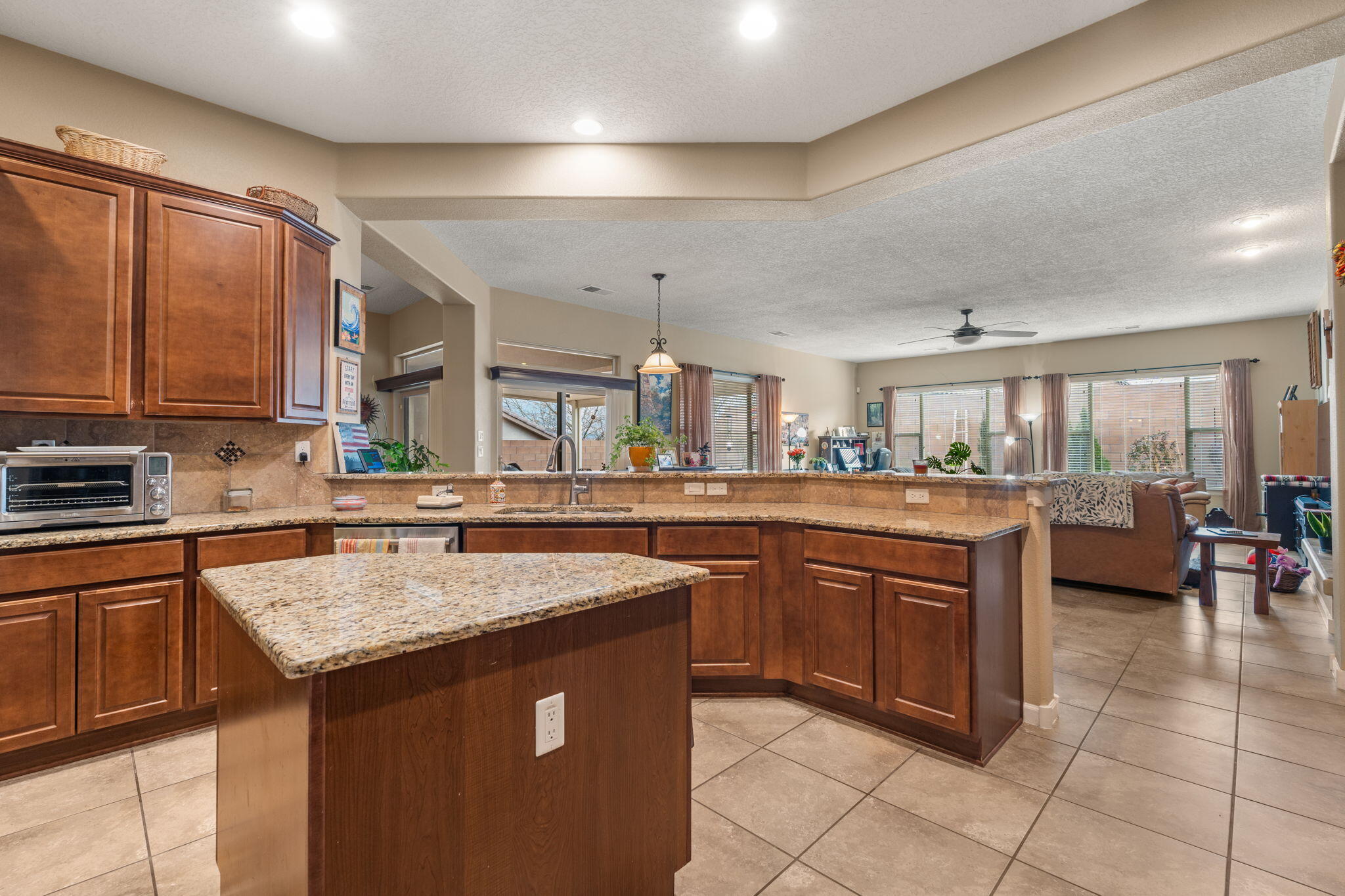 3816 TIERRA VISTA Place NE