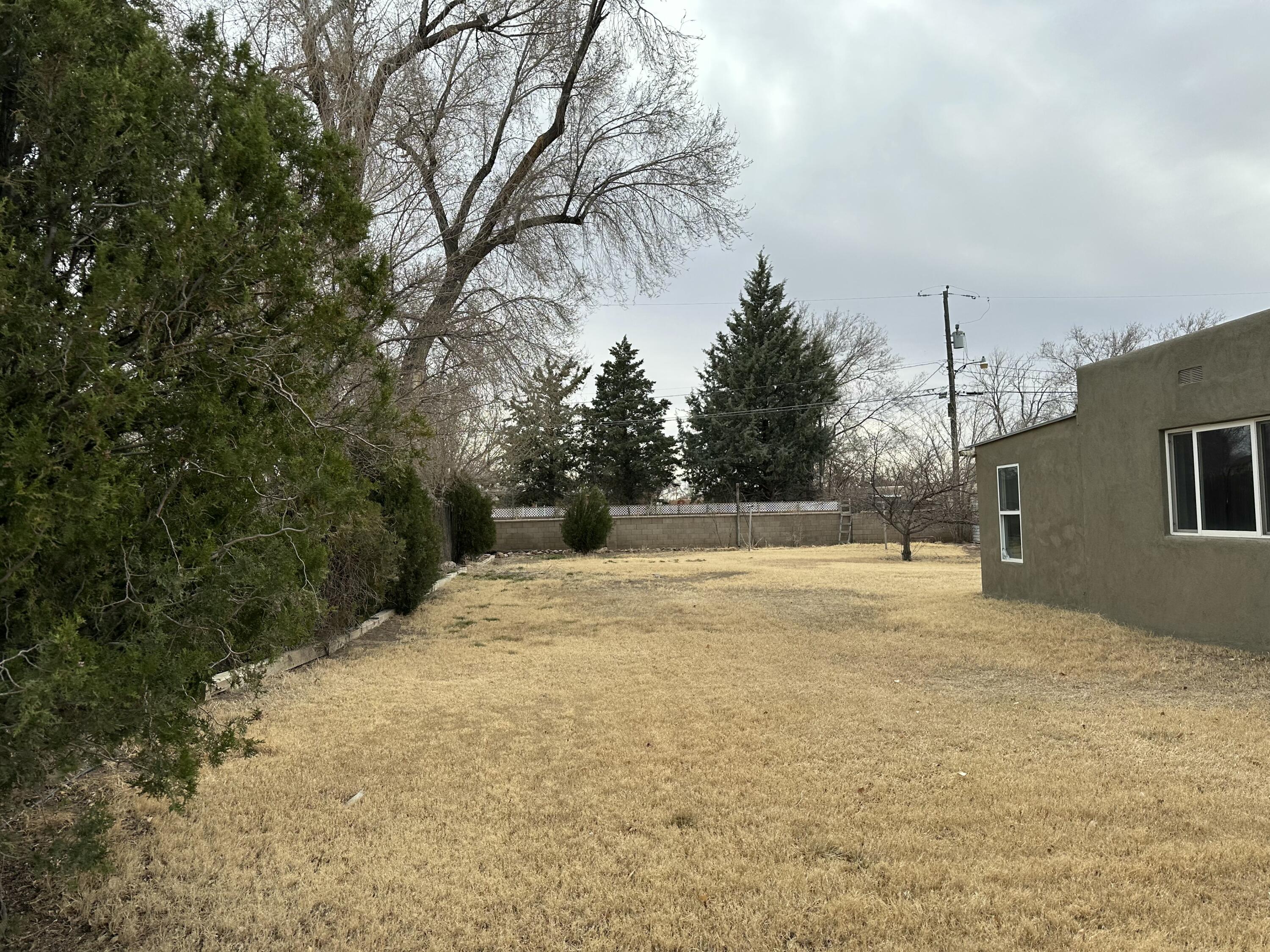132 Velarde Road NW