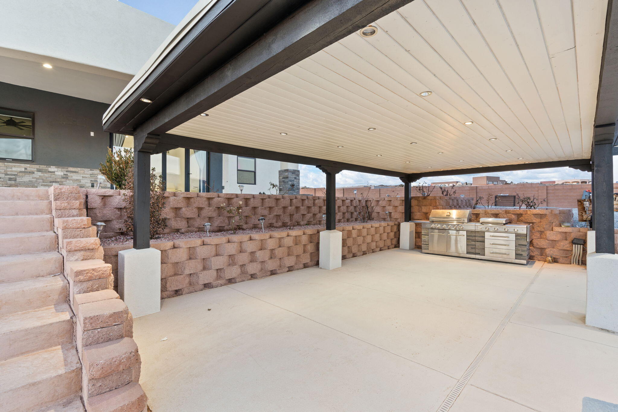 6316 La Paz Road NE