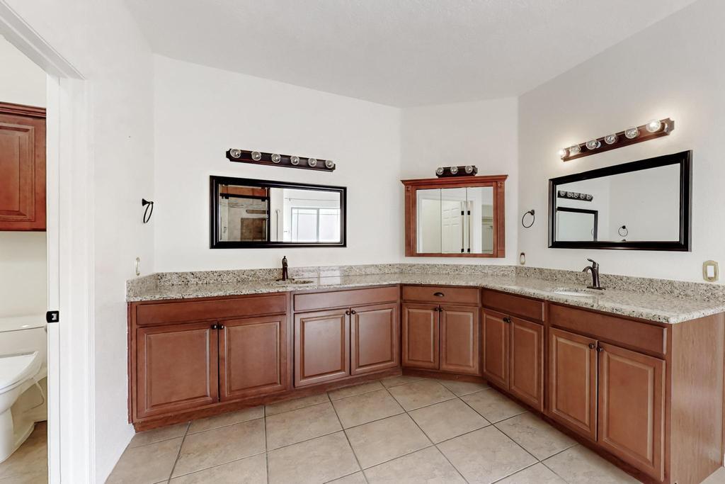 920 Loma Pinon Loop NE