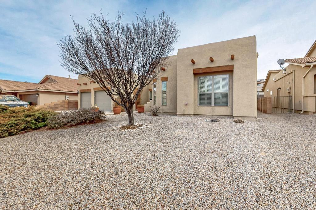 920 Loma Pinon Loop NE