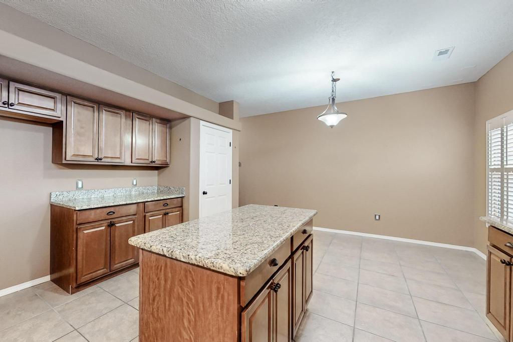 920 Loma Pinon Loop NE