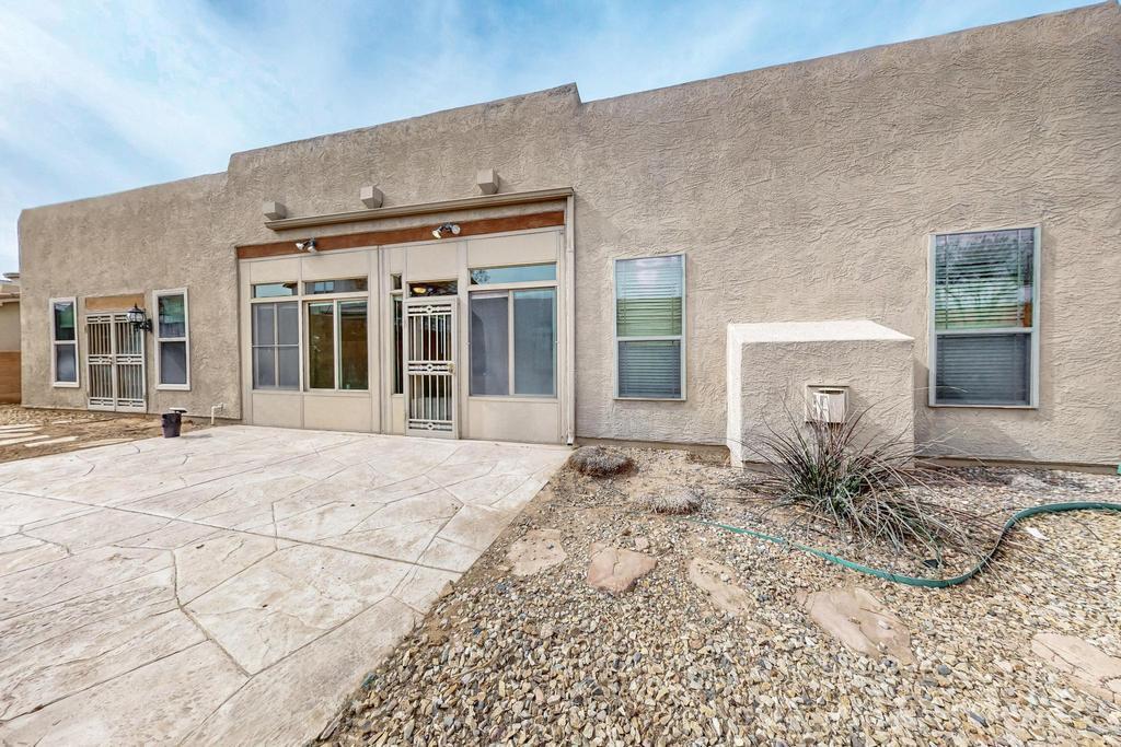 920 Loma Pinon Loop NE