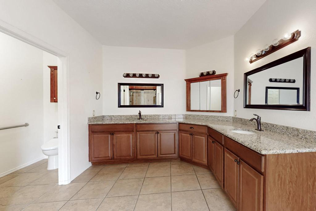 920 Loma Pinon Loop NE