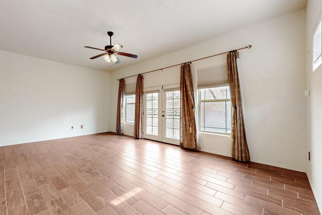 920 Loma Pinon Loop NE