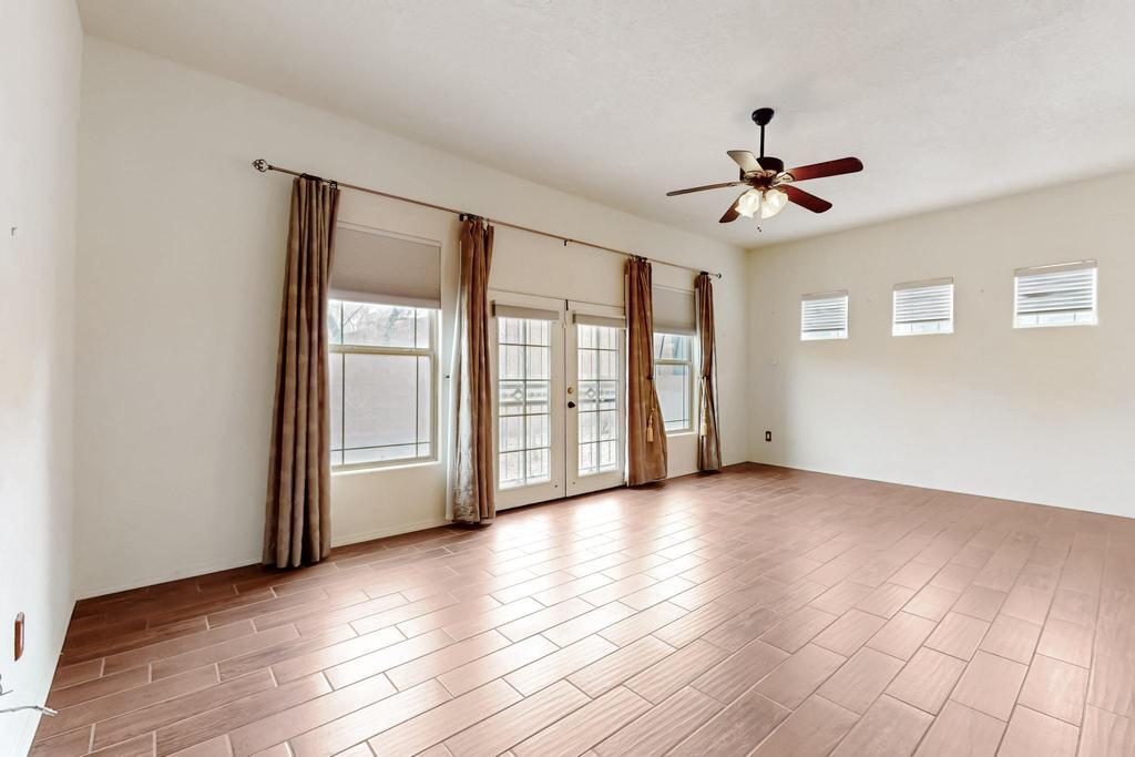 920 Loma Pinon Loop NE