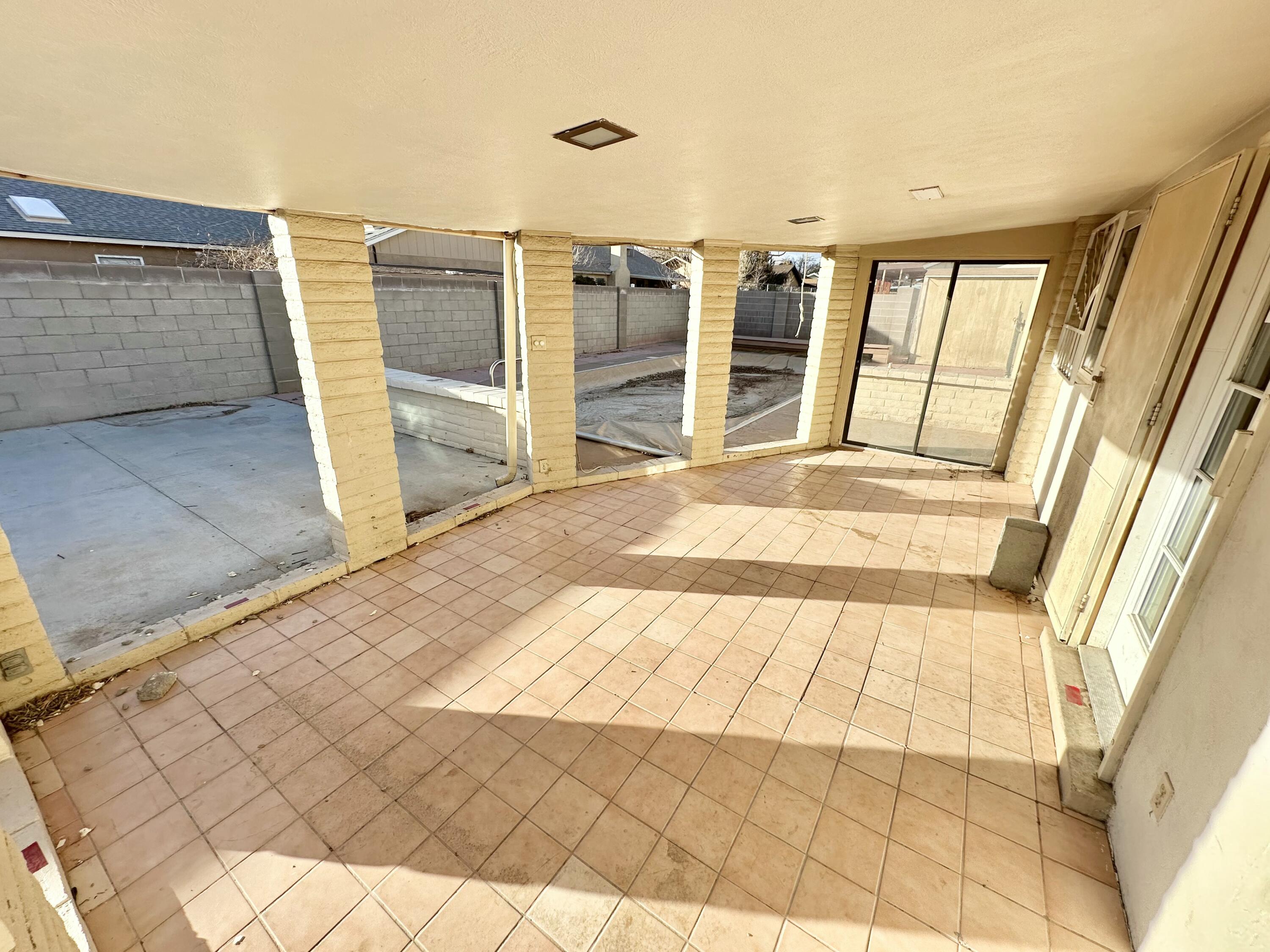 5501 Cochiti Court NW