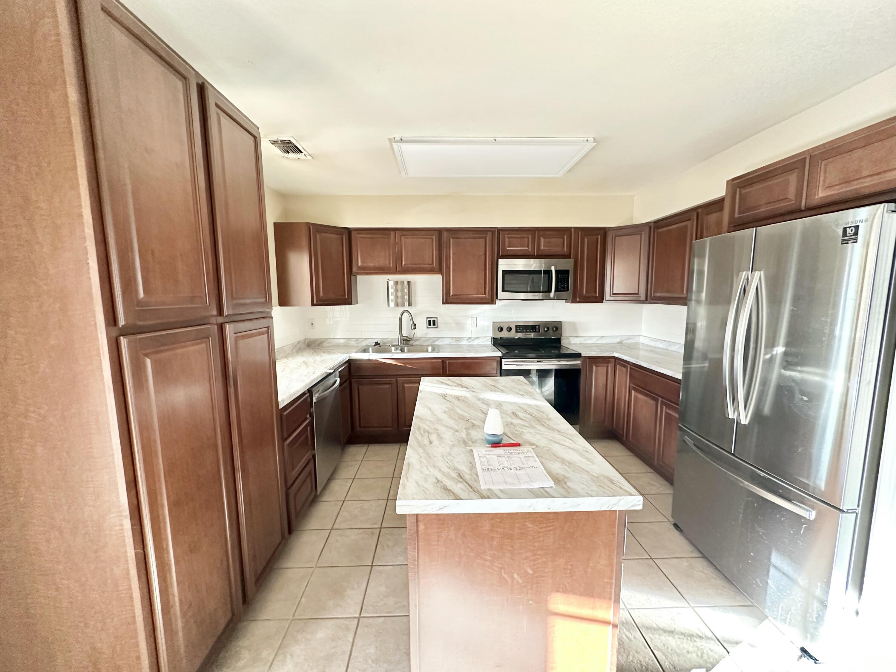 5501 Cochiti Court NW