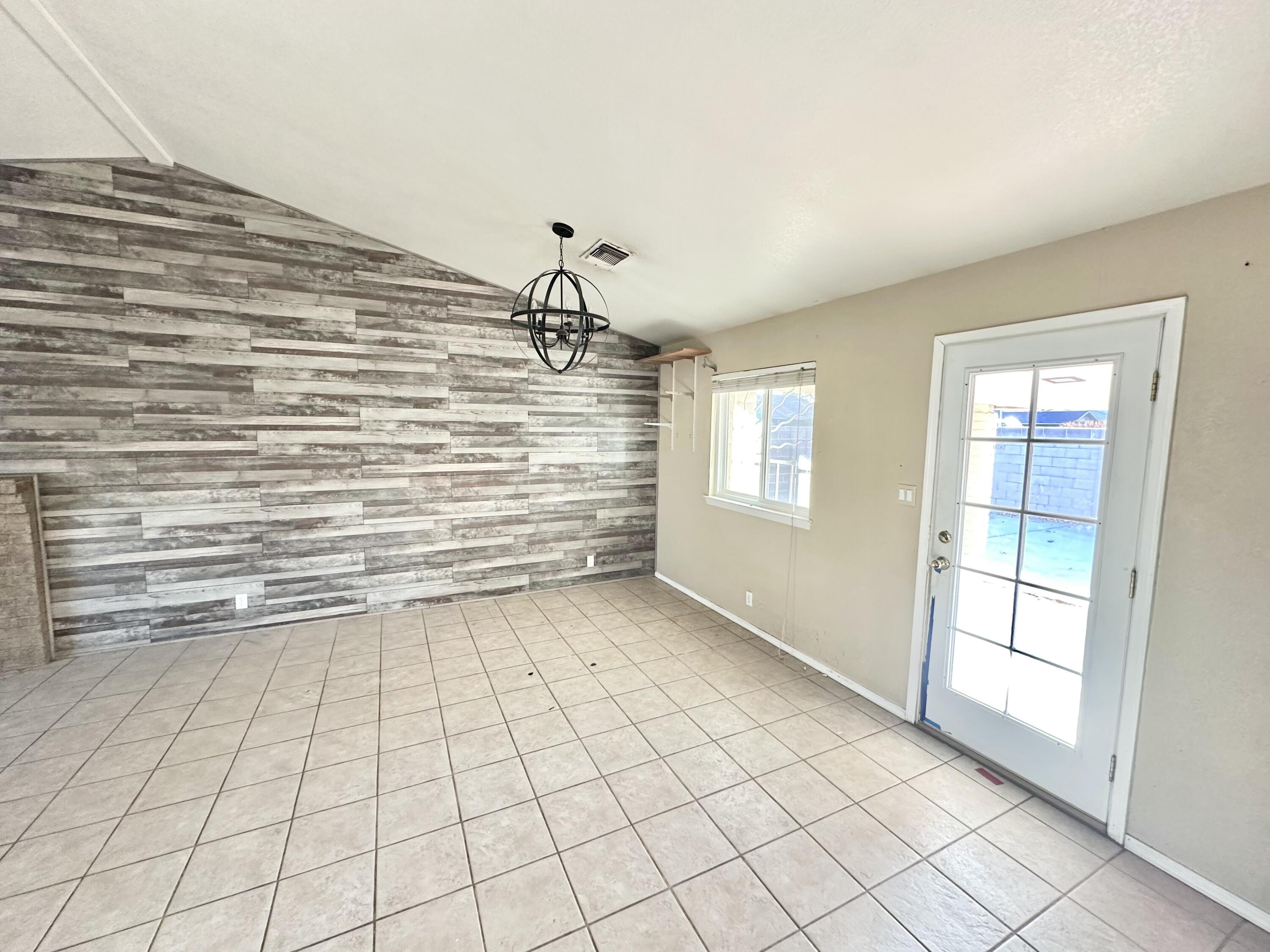 5501 Cochiti Court NW