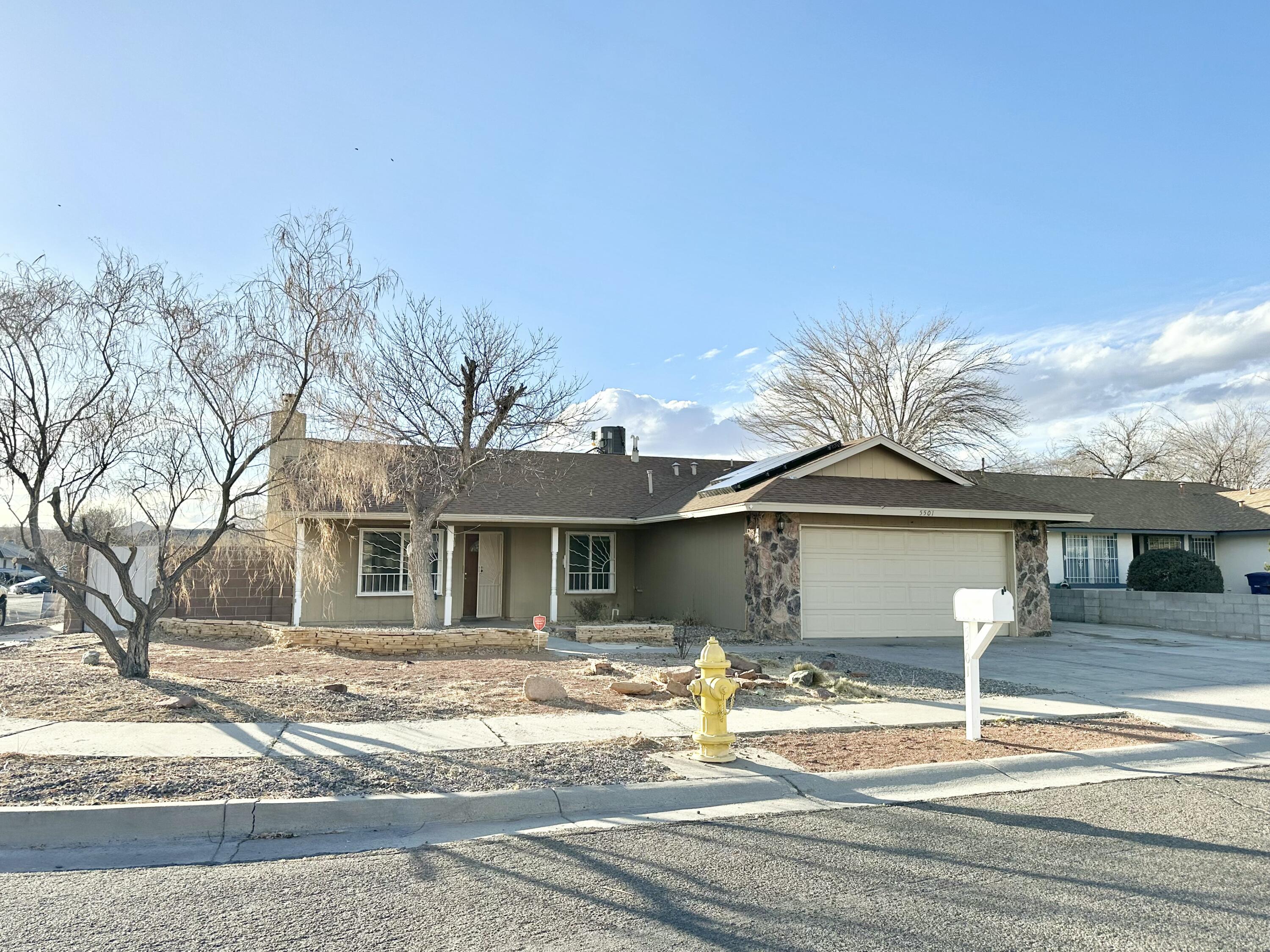 5501 Cochiti Court NW