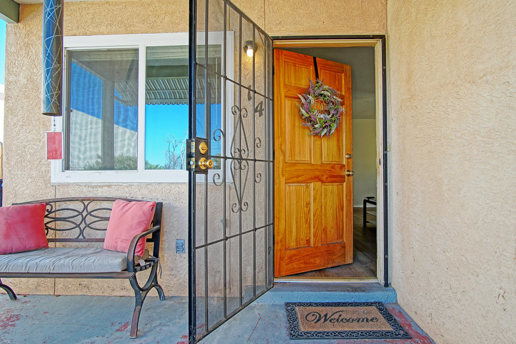 614 PALOMAS Drive SE