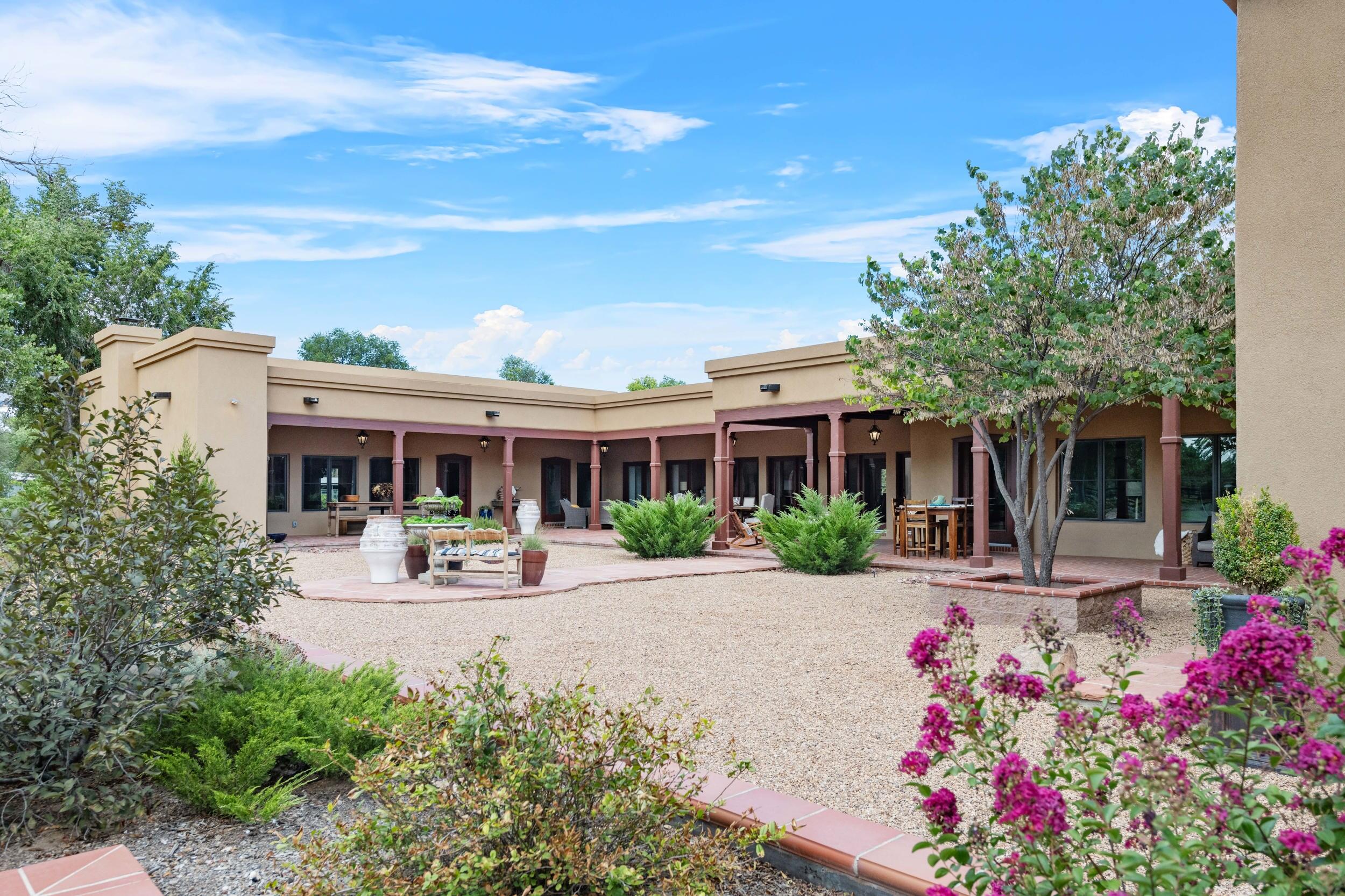 1201 BONA TERRA Loop NW