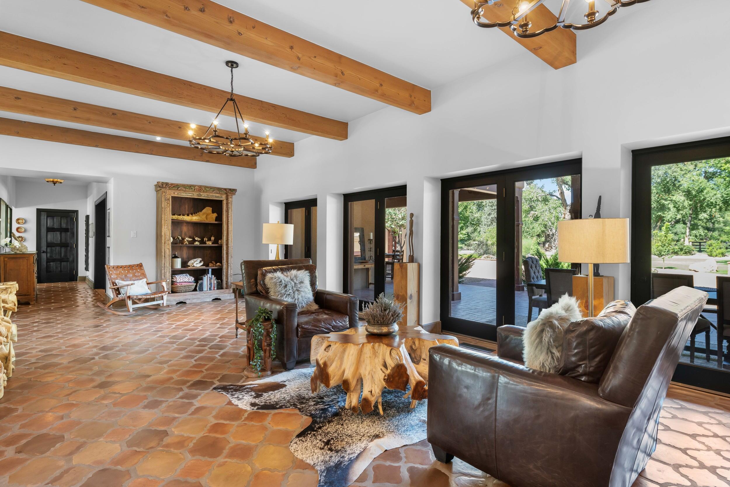 1201 BONA TERRA Loop NW