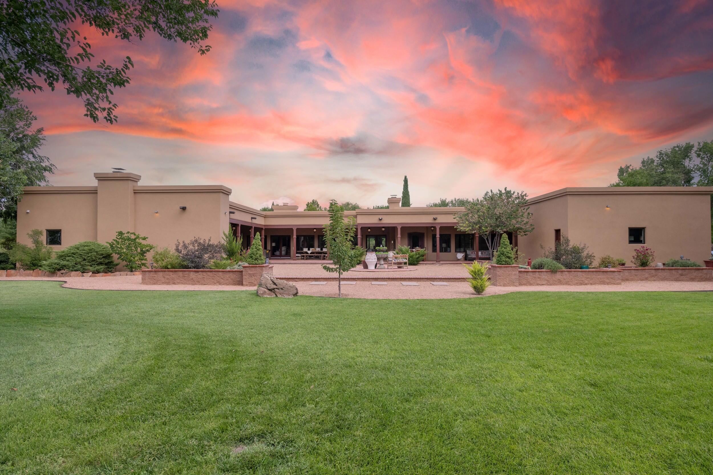 1201 BONA TERRA Loop NW