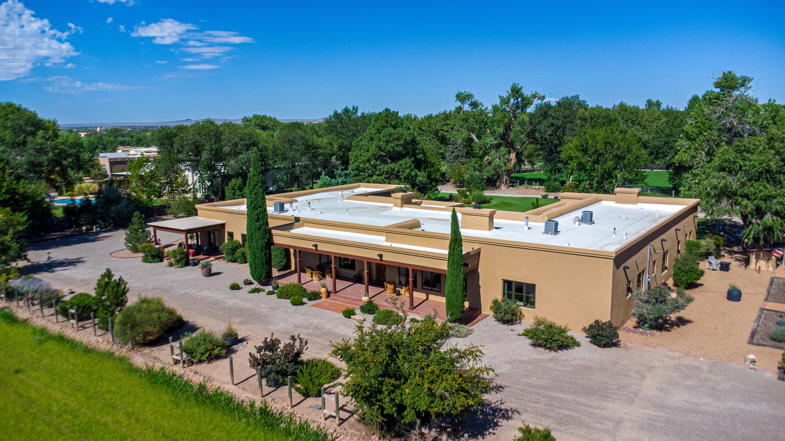 1201 BONA TERRA Loop NW