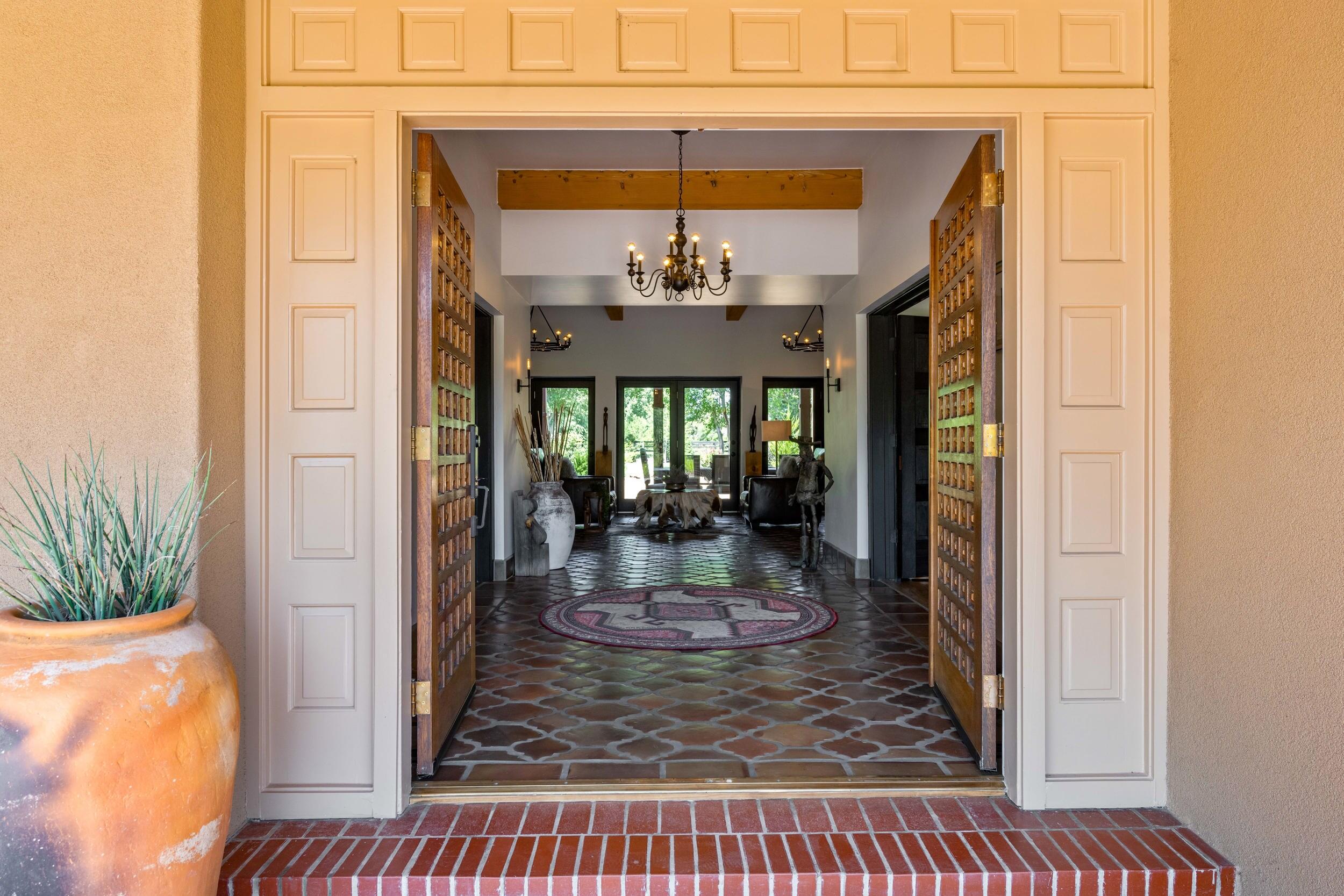 1201 BONA TERRA Loop NW