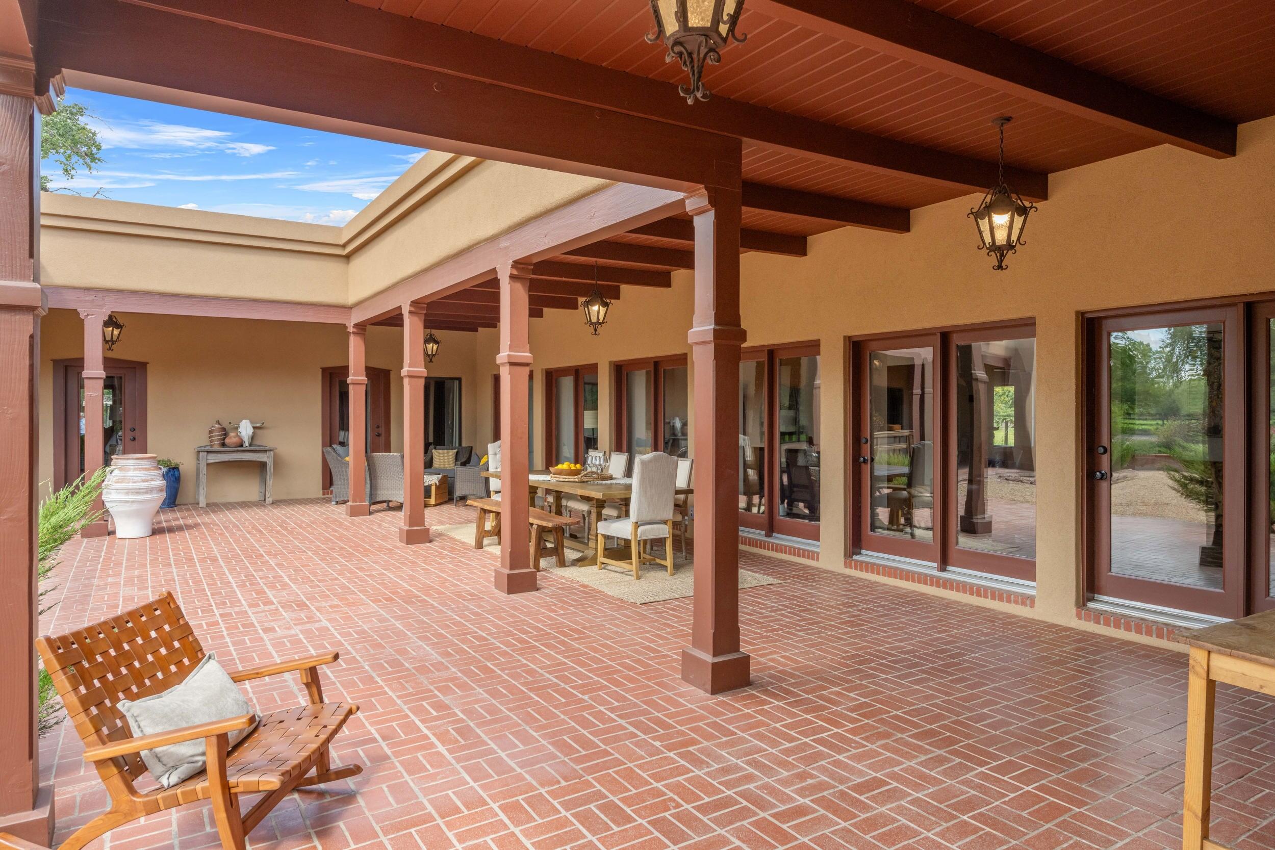 1201 BONA TERRA Loop NW