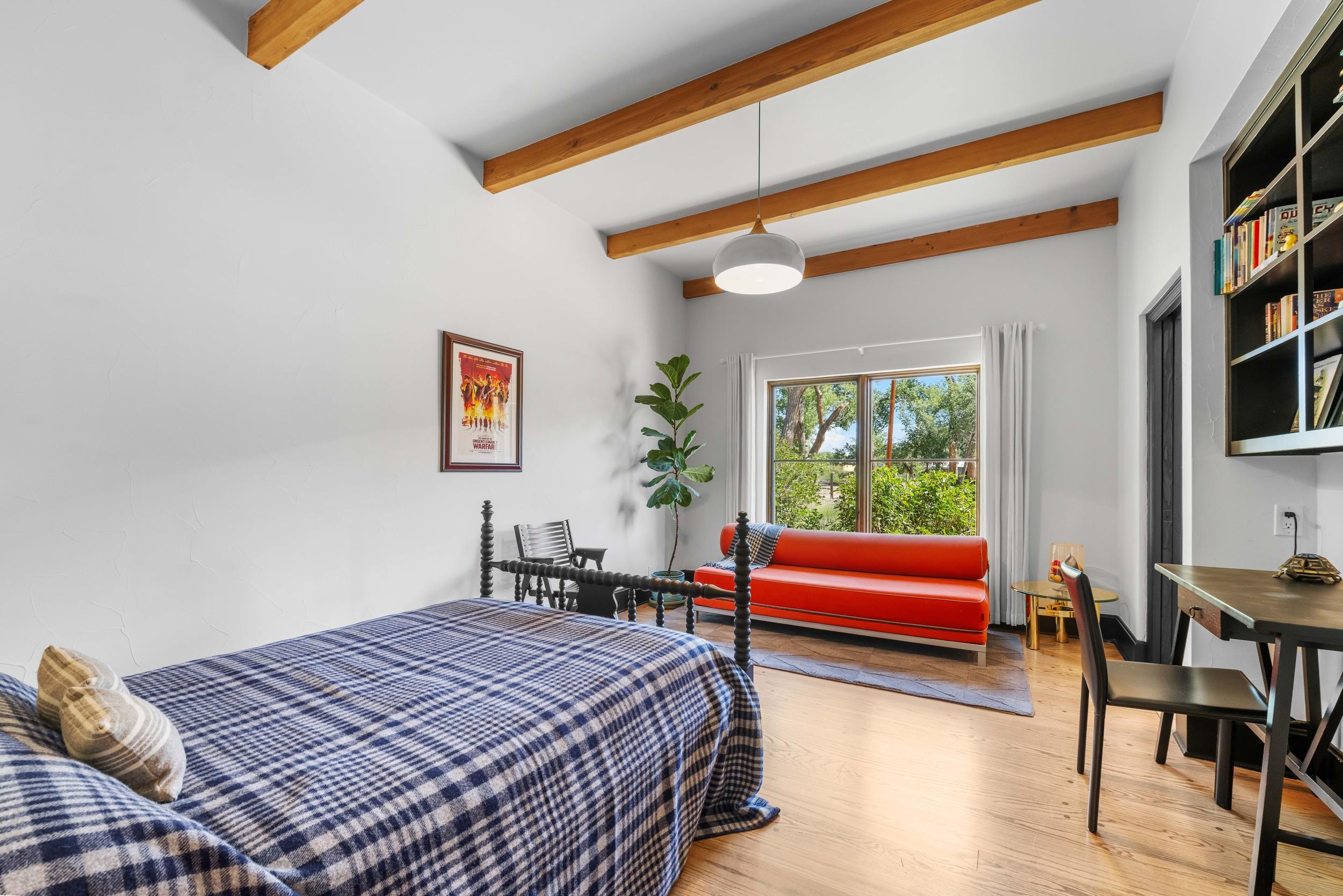 1201 BONA TERRA Loop NW