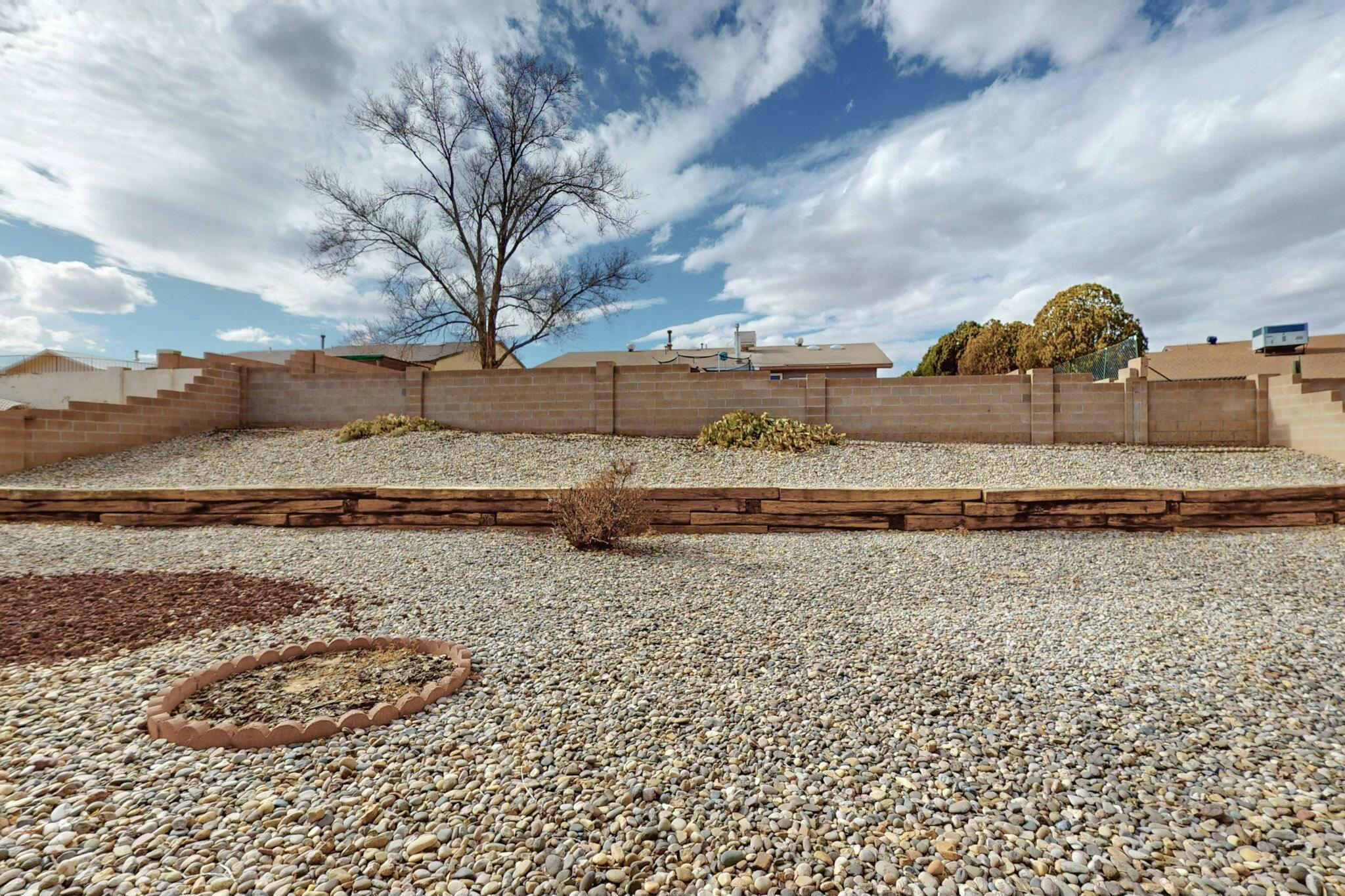 1089 SANDIA VISTA Road NE