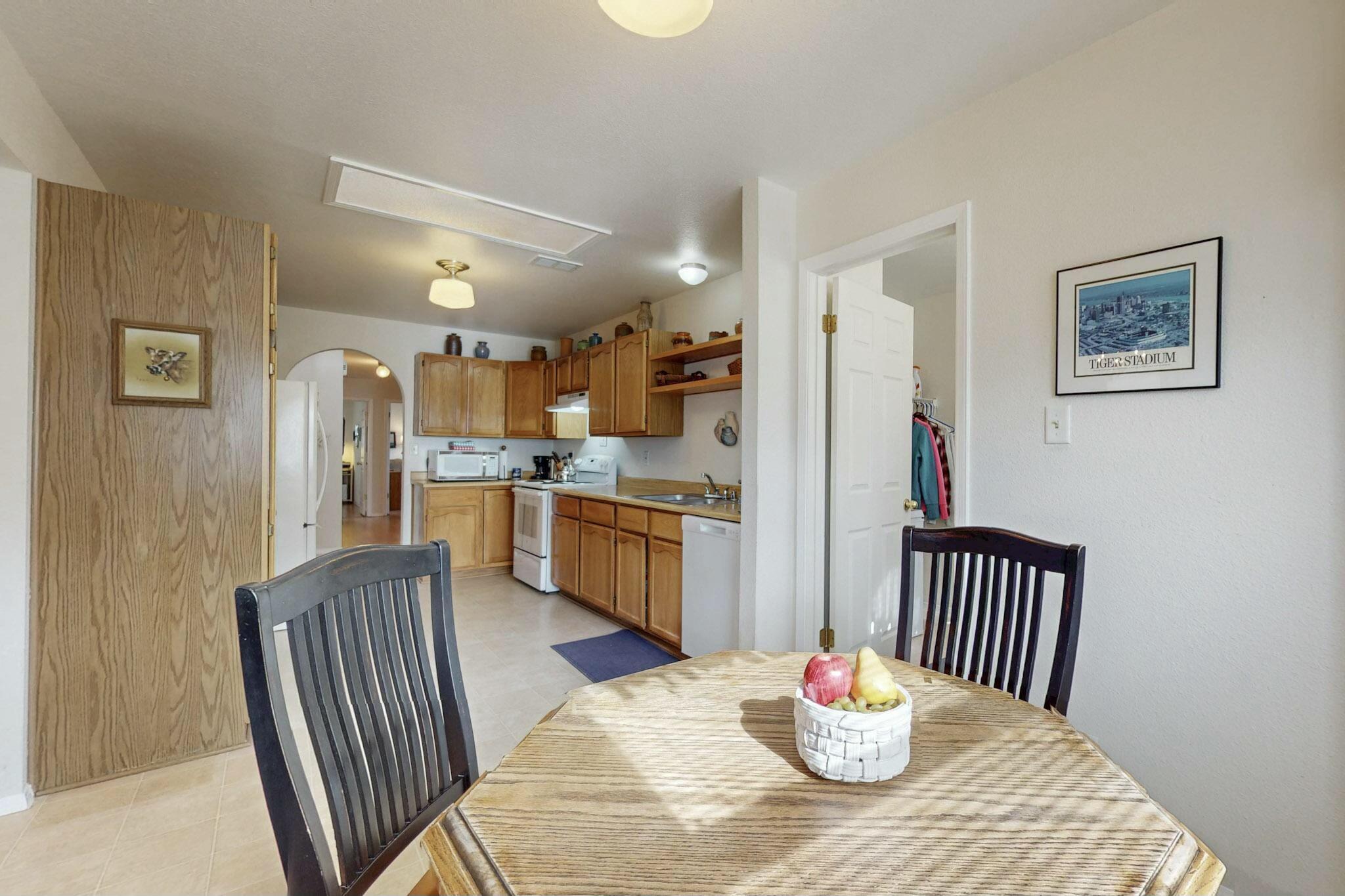 1089 SANDIA VISTA Road NE