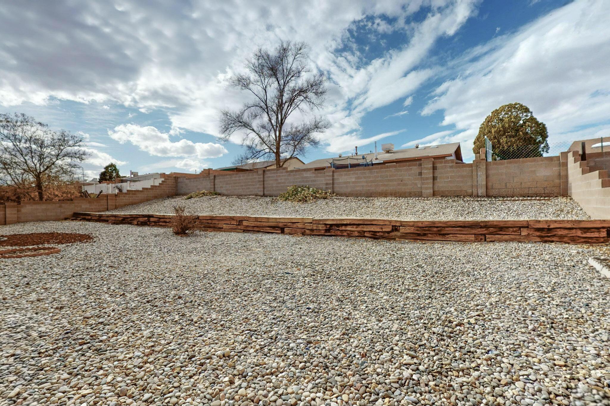 1089 SANDIA VISTA Road NE