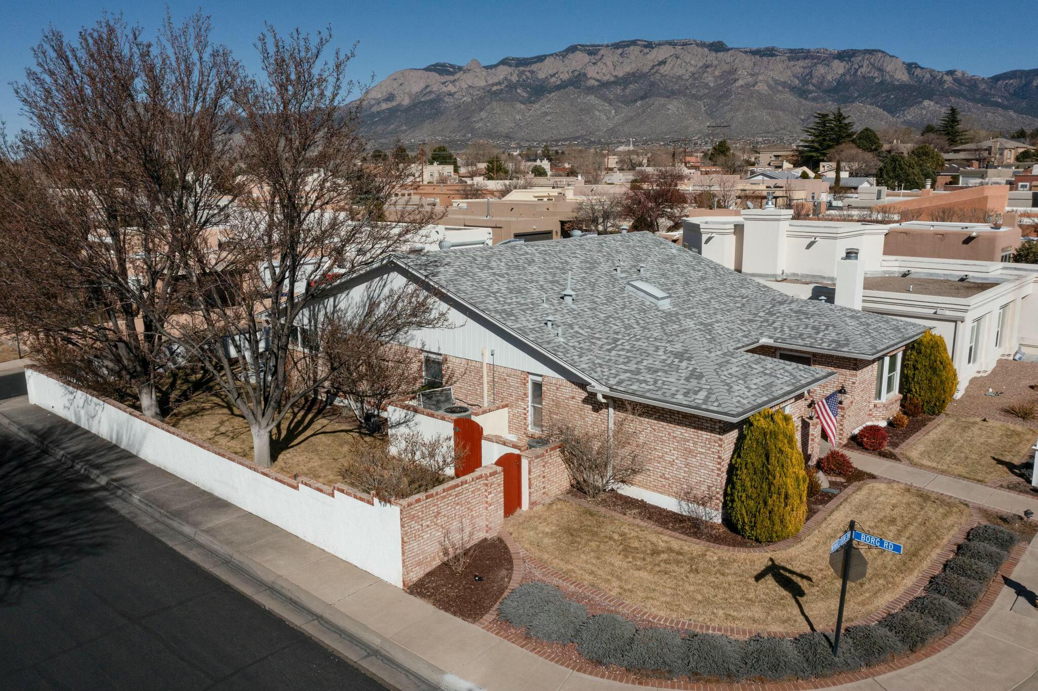 9101 WIMBLEDON Drive NE