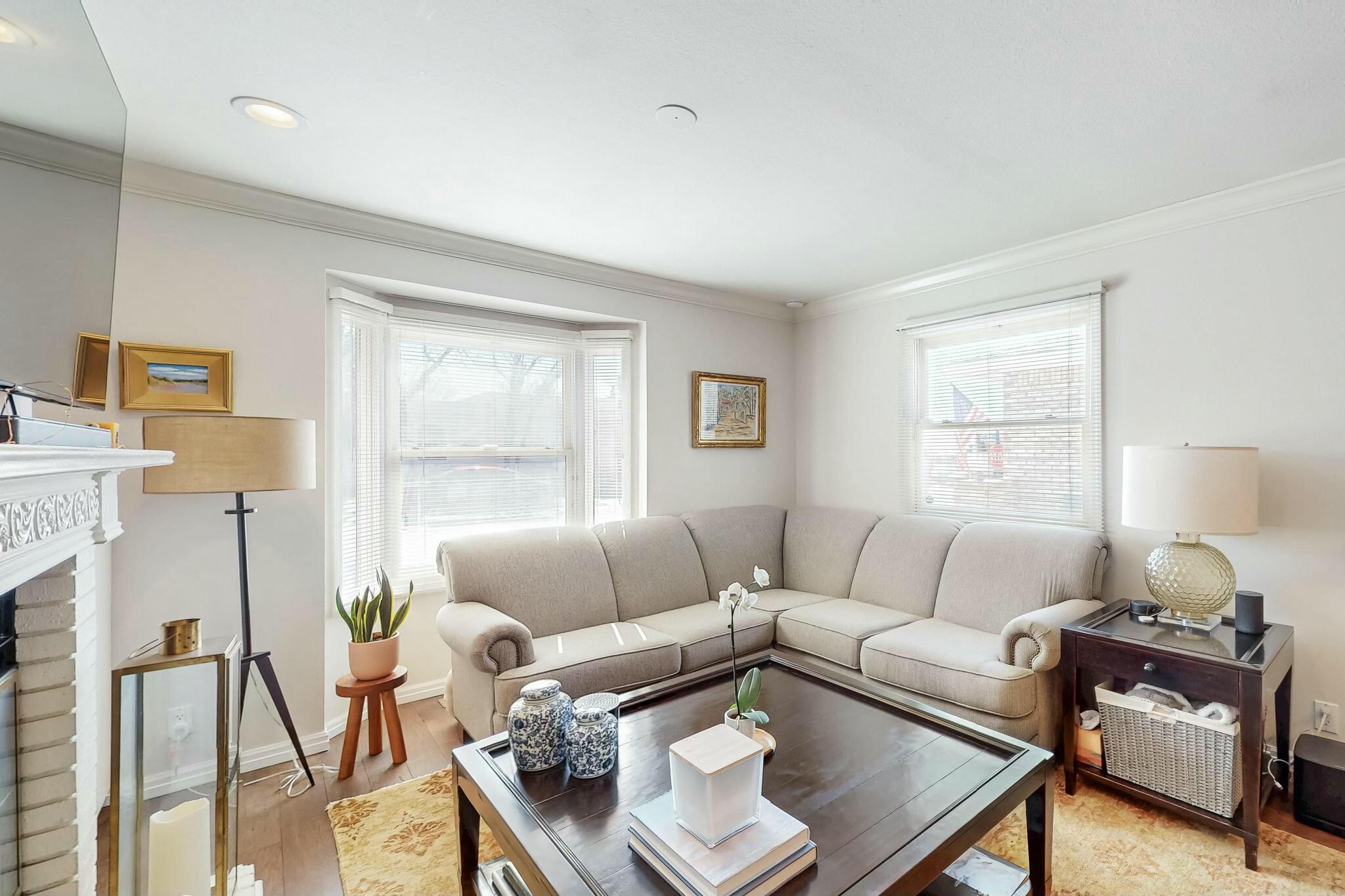 9101 WIMBLEDON Drive NE