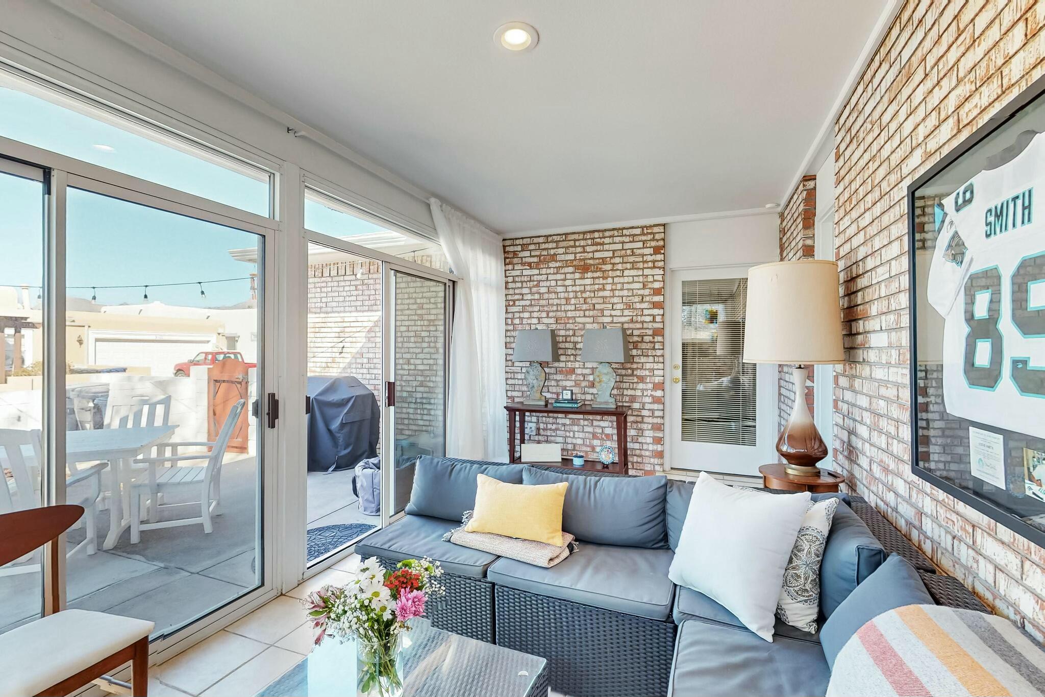 9101 WIMBLEDON Drive NE