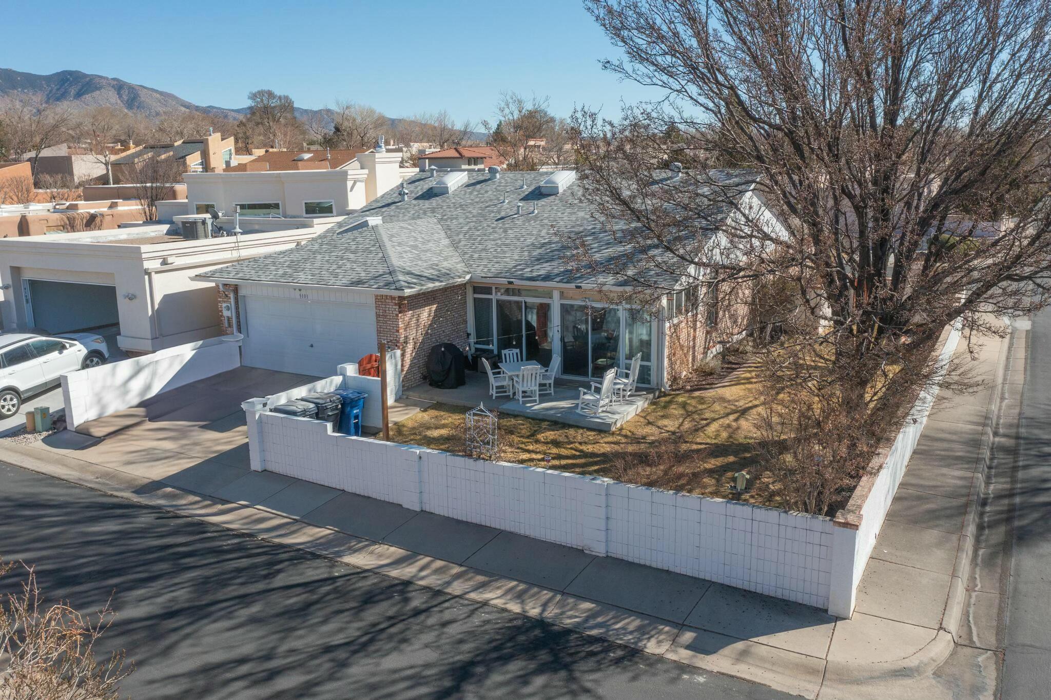 9101 WIMBLEDON Drive NE