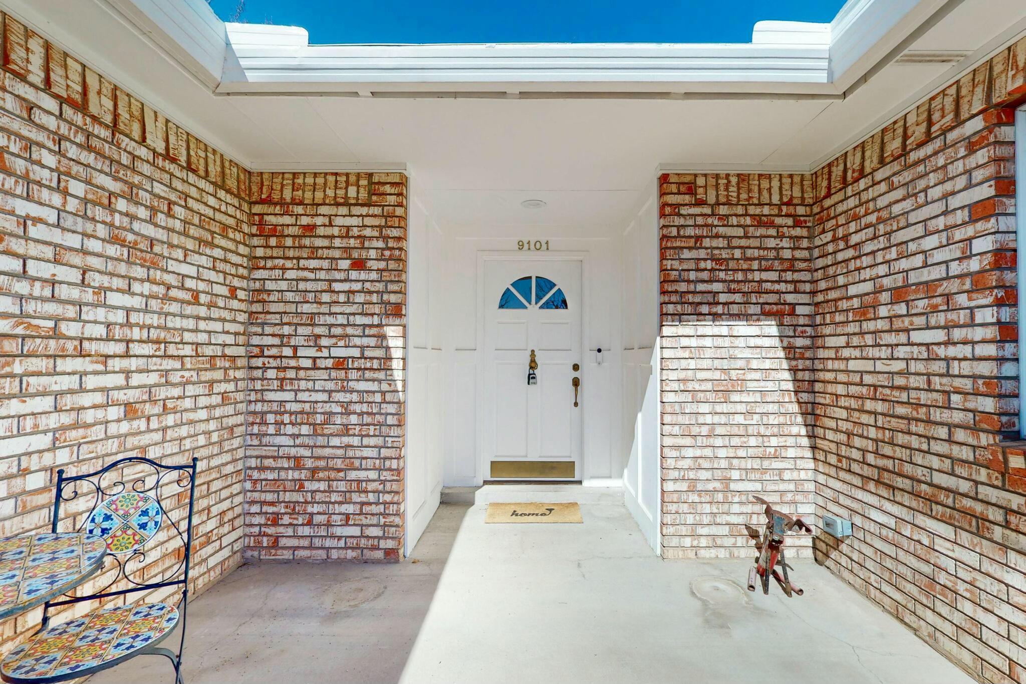 9101 WIMBLEDON Drive NE