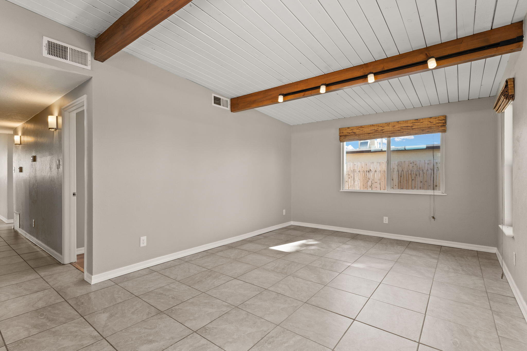 3322 MONTCLAIRE Drive NE