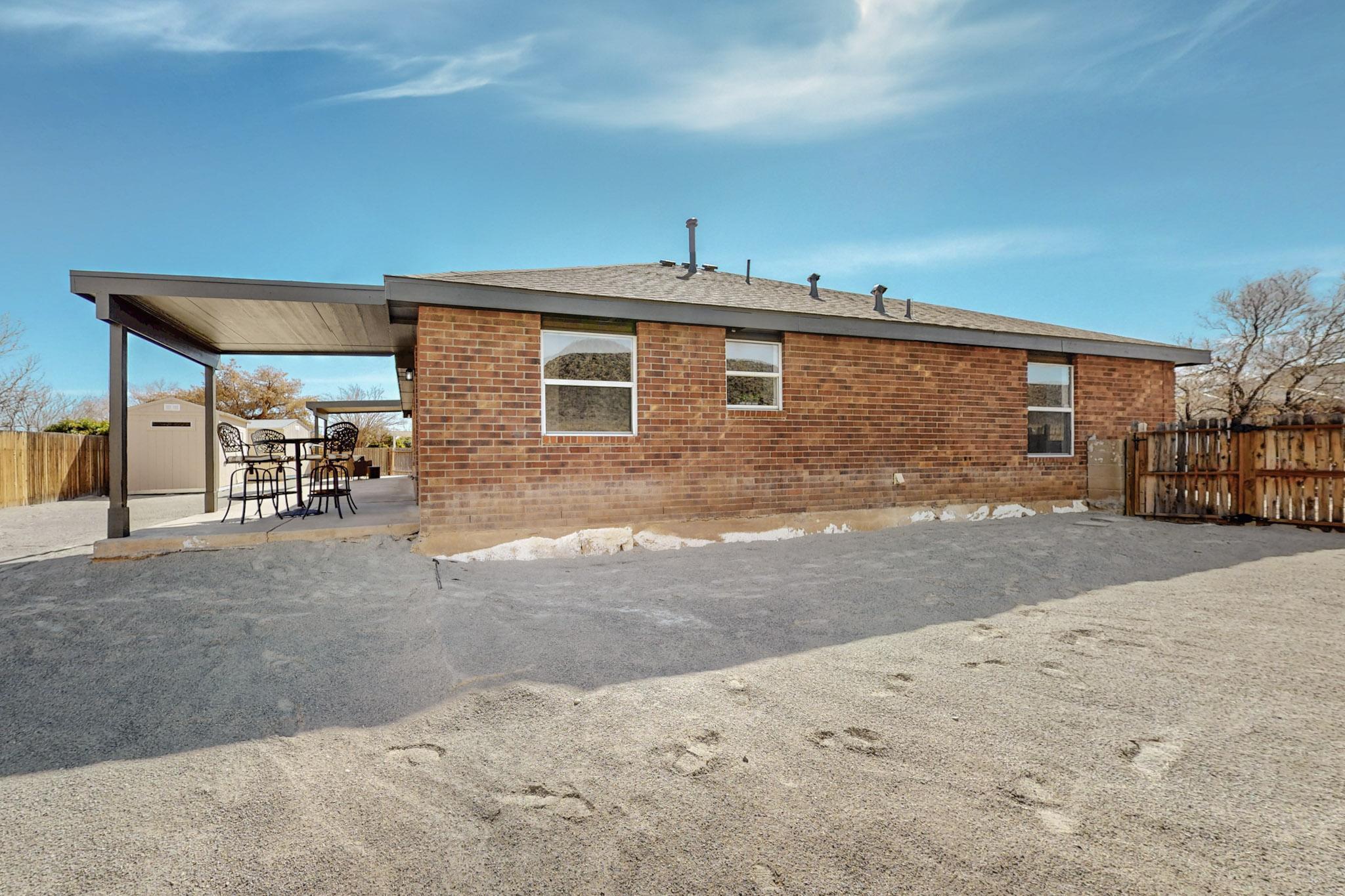 2616 LAVA BLUFF Drive NW