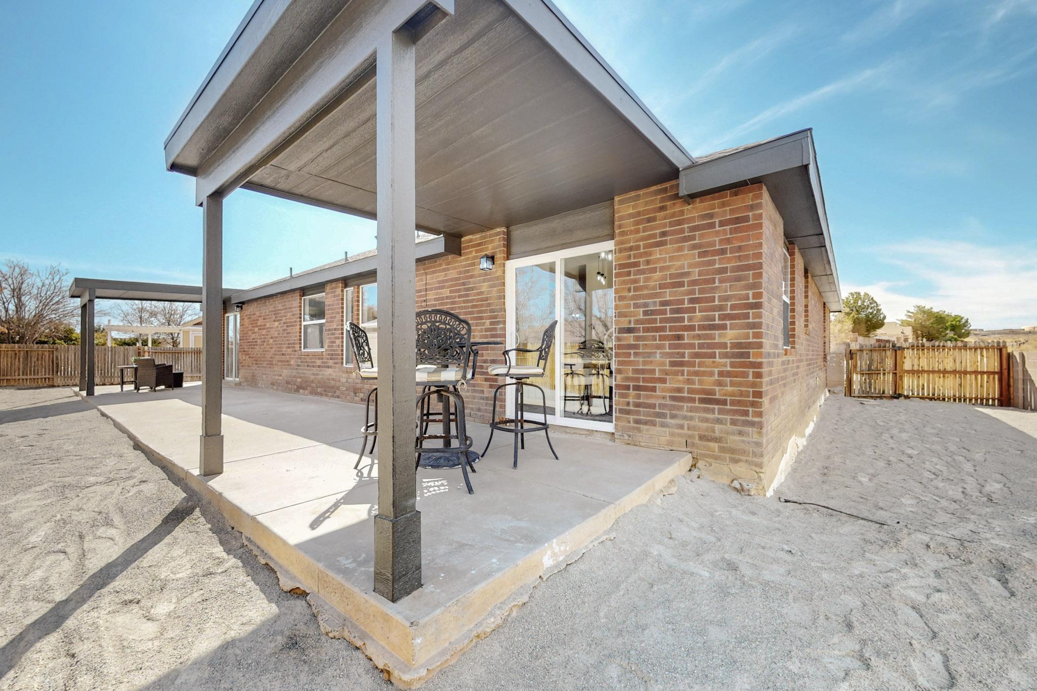 2616 LAVA BLUFF Drive NW