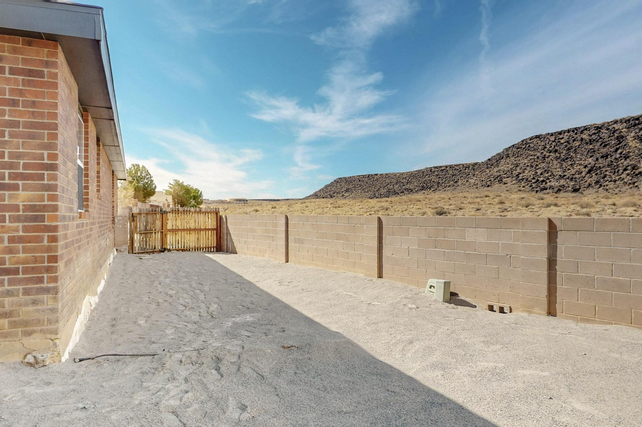 2616 LAVA BLUFF Drive NW