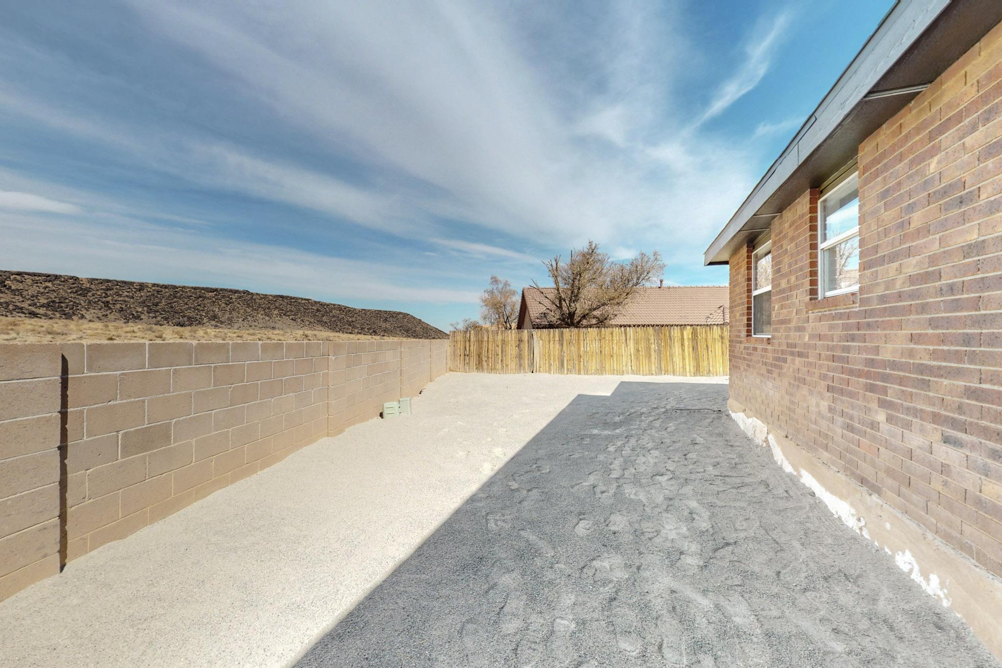 2616 LAVA BLUFF Drive NW