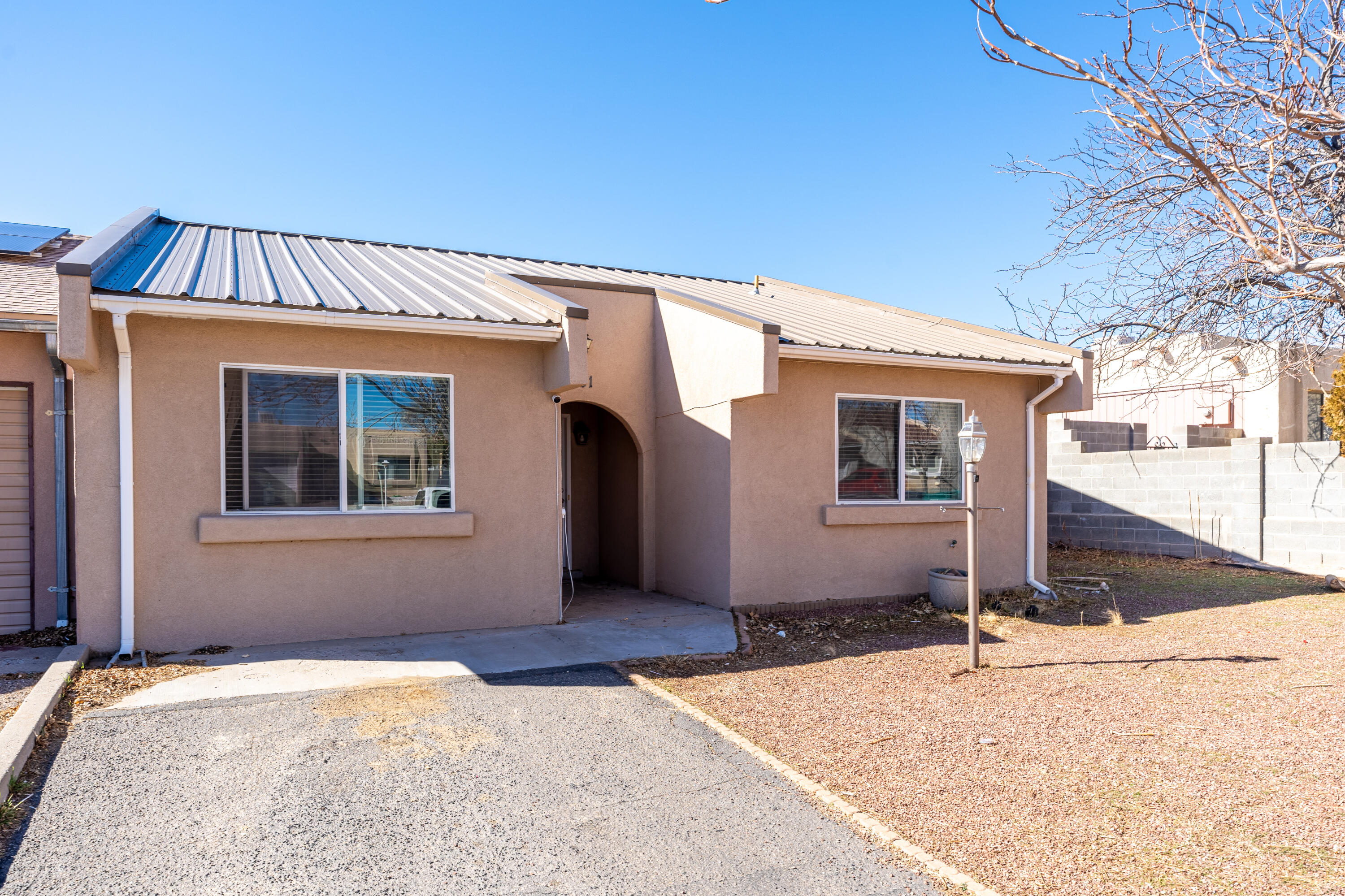 761 Stallion Road SE